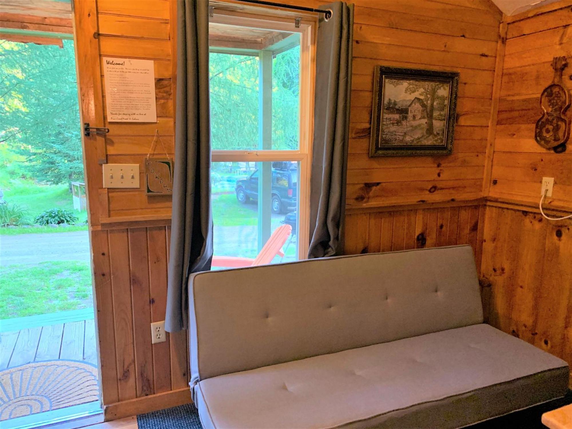 Pine Crest Motel & Cabins Barton Habitación foto